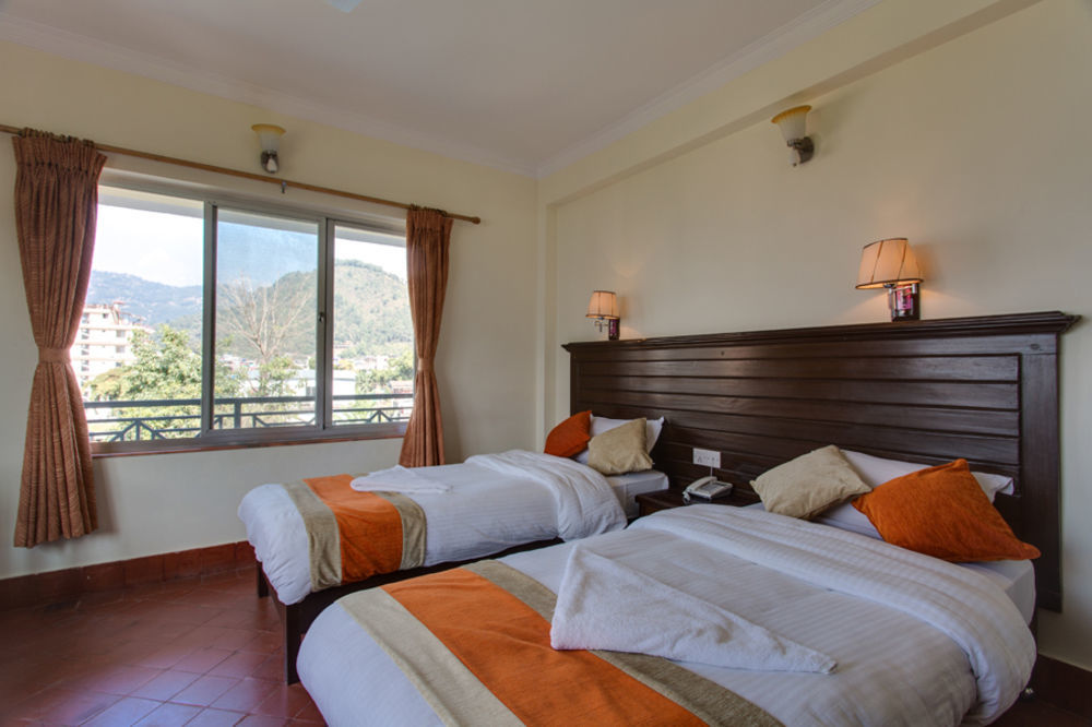 Hotel Lake Star Pokhara Exteriör bild