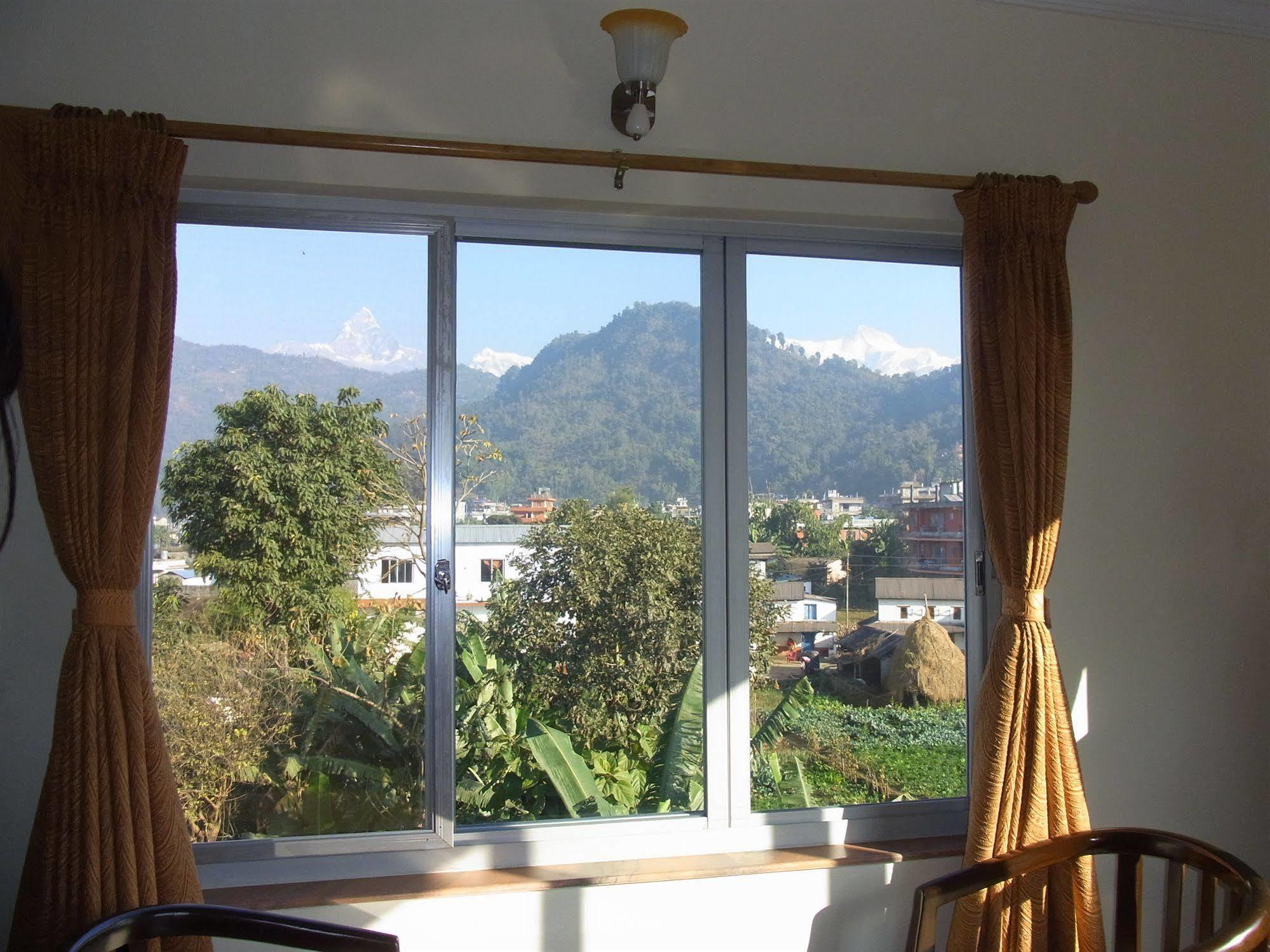Hotel Lake Star Pokhara Exteriör bild