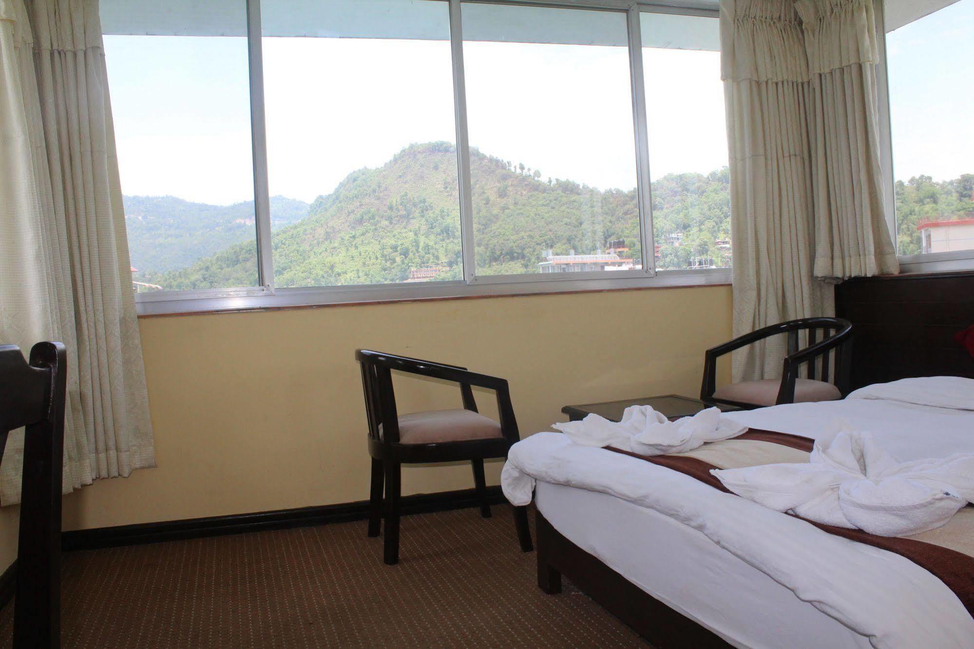 Hotel Lake Star Pokhara Exteriör bild