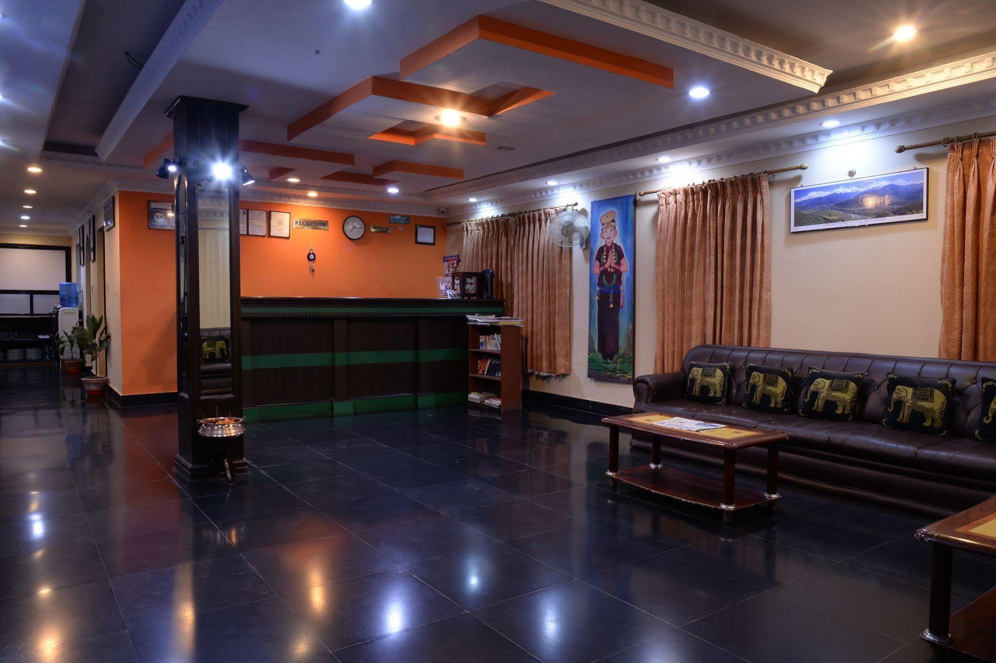 Hotel Lake Star Pokhara Exteriör bild