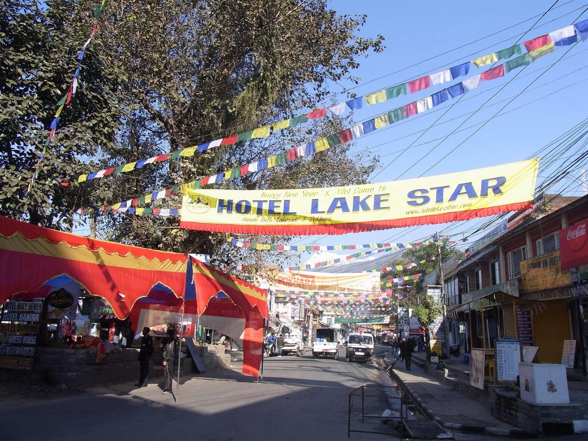 Hotel Lake Star Pokhara Exteriör bild