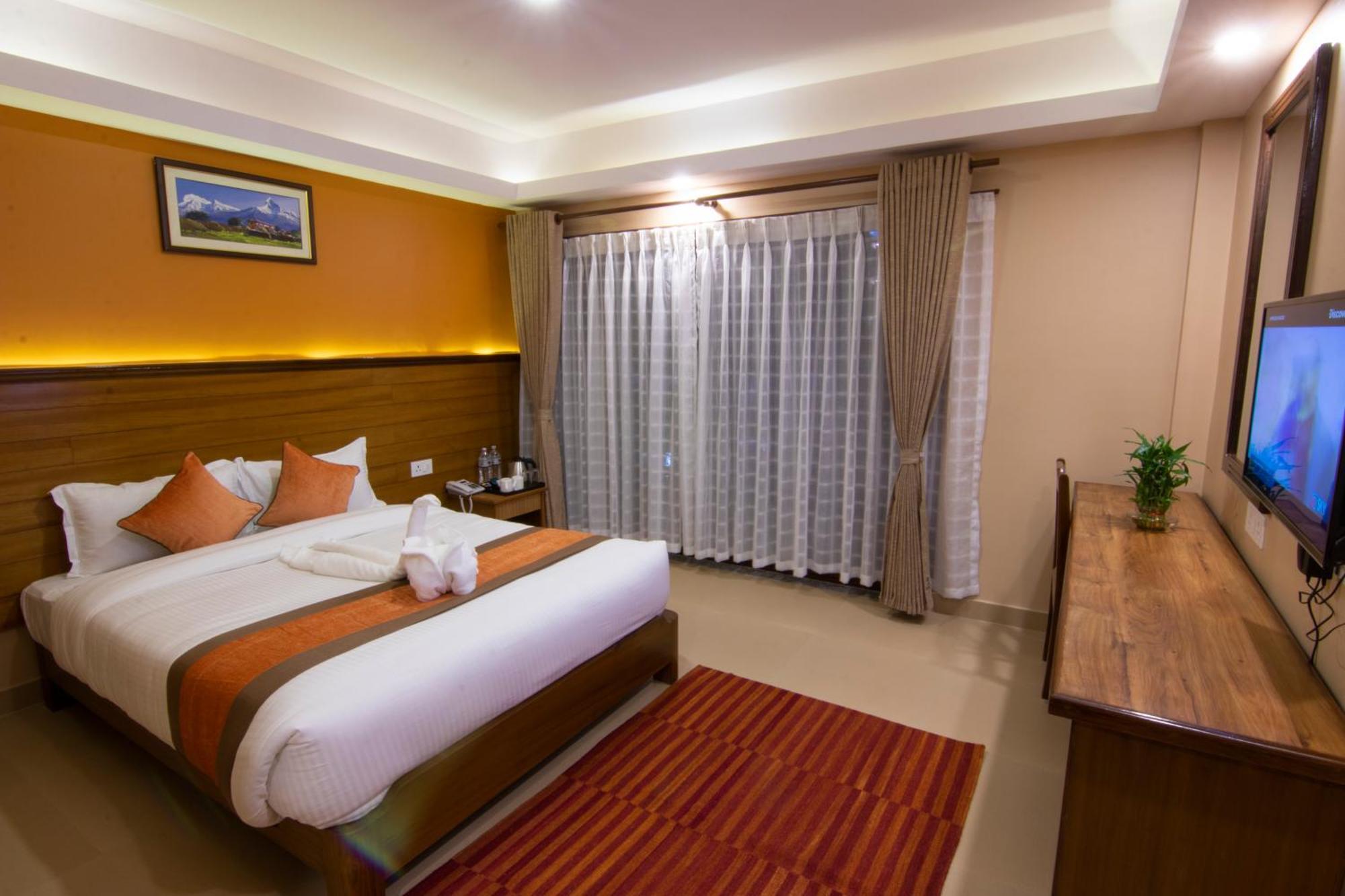 Hotel Lake Star Pokhara Exteriör bild